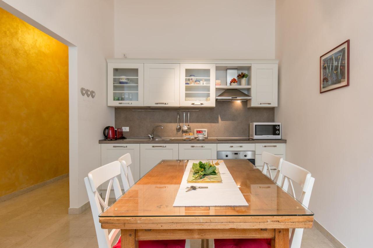 Antica Residenza Adua Apartment เวโรนา ภายนอก รูปภาพ